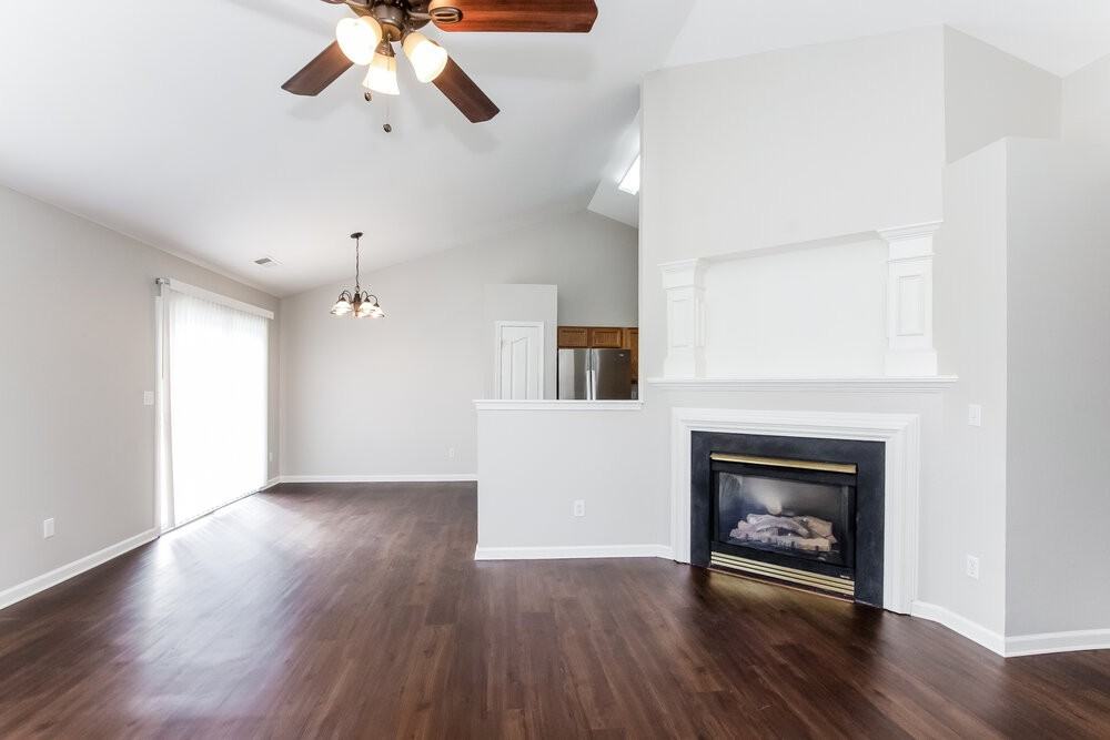 10120 Green Hedge Ave - Photo 3 of 15