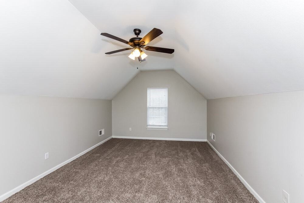 10120 Green Hedge Ave - Photo 4 of 15
