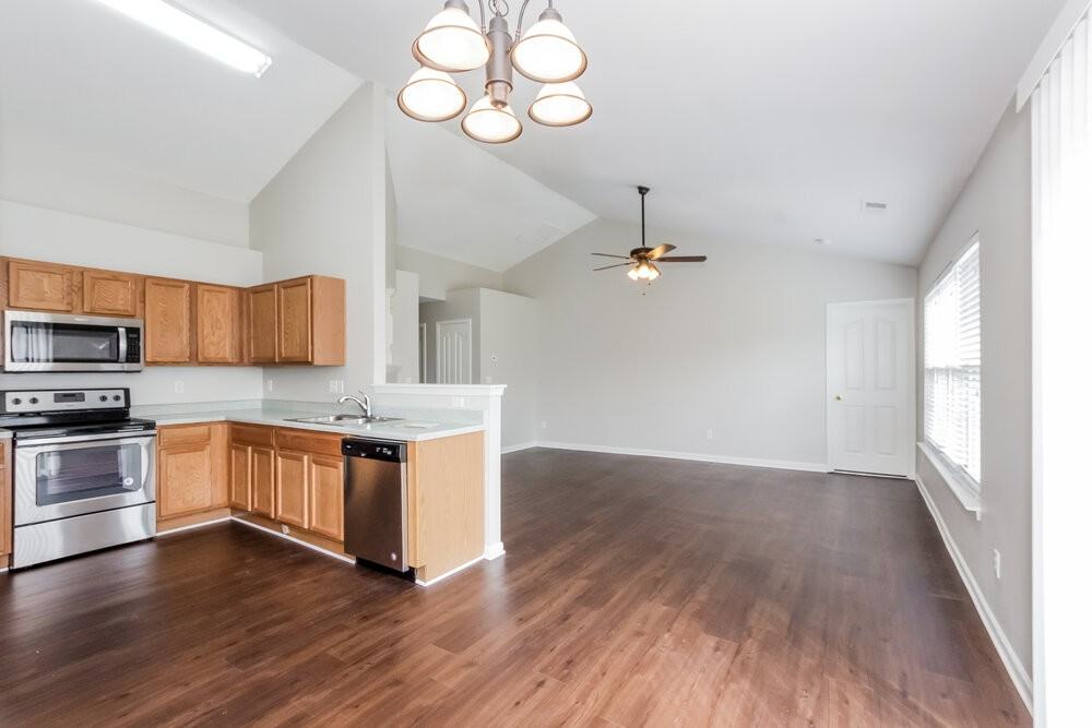 10120 Green Hedge Ave - Photo 5 of 15