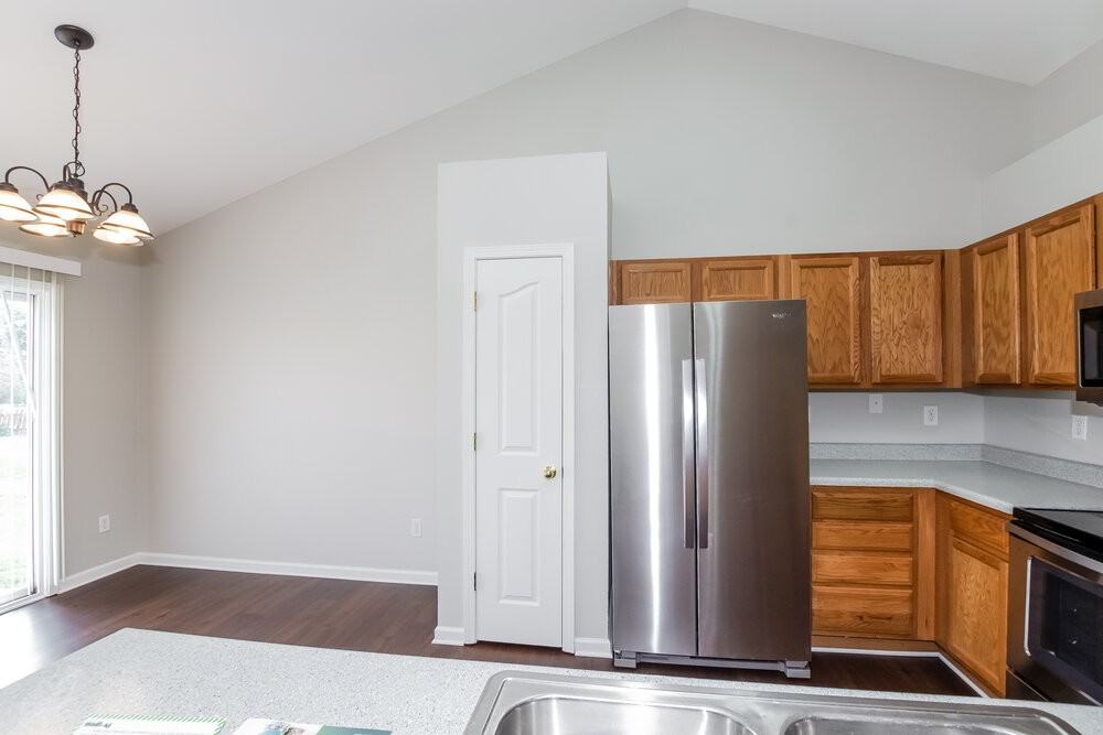 10120 Green Hedge Ave - Photo 6 of 15