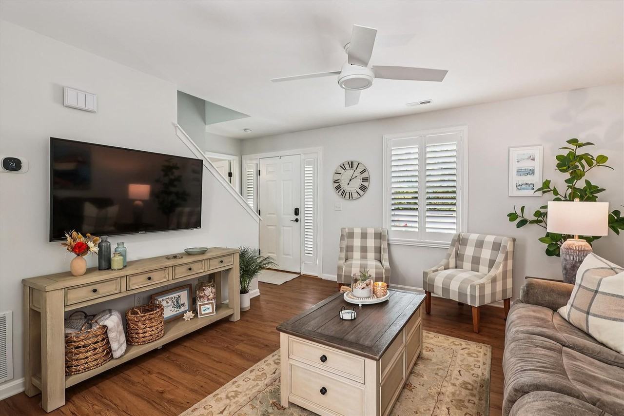 1173 Bay Ridge Rd #1506229P - Photo 2 of 27