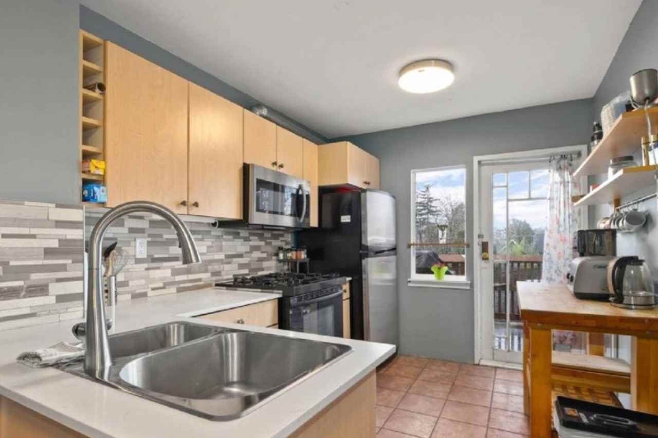2029 Collingwood St #1539509P - Photo 3 of 15