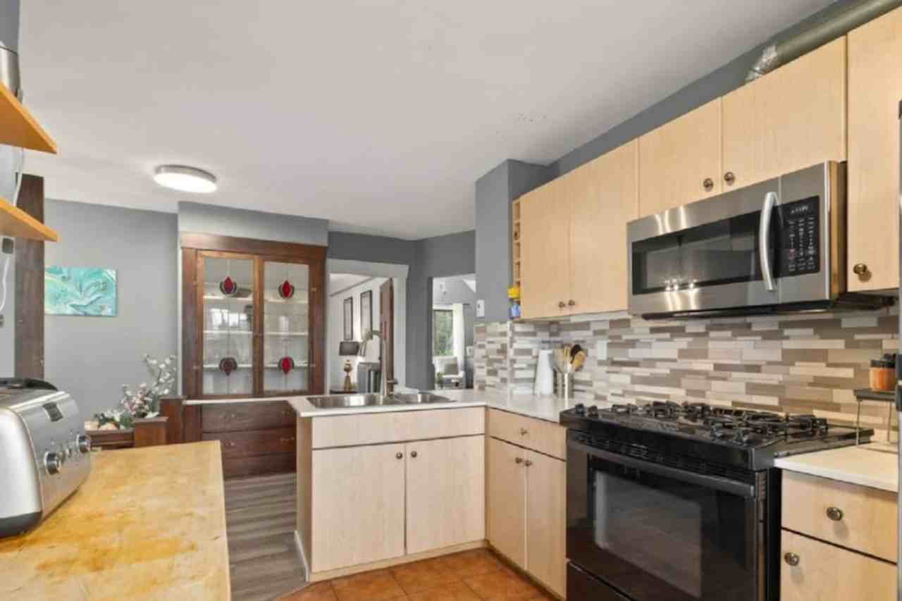 2029 Collingwood St #1539509P - Photo 6 of 15
