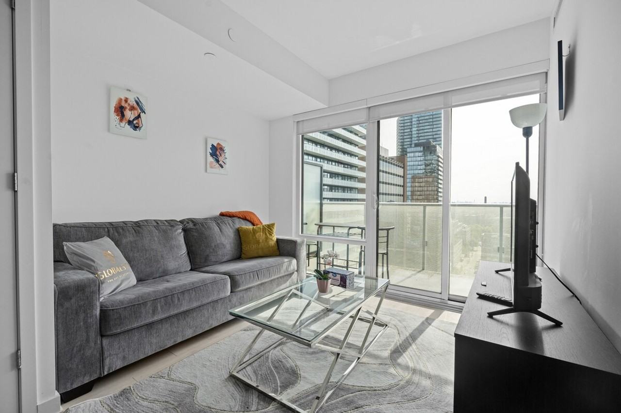 501 Yonge St #1571748P - Photo 2 of 19