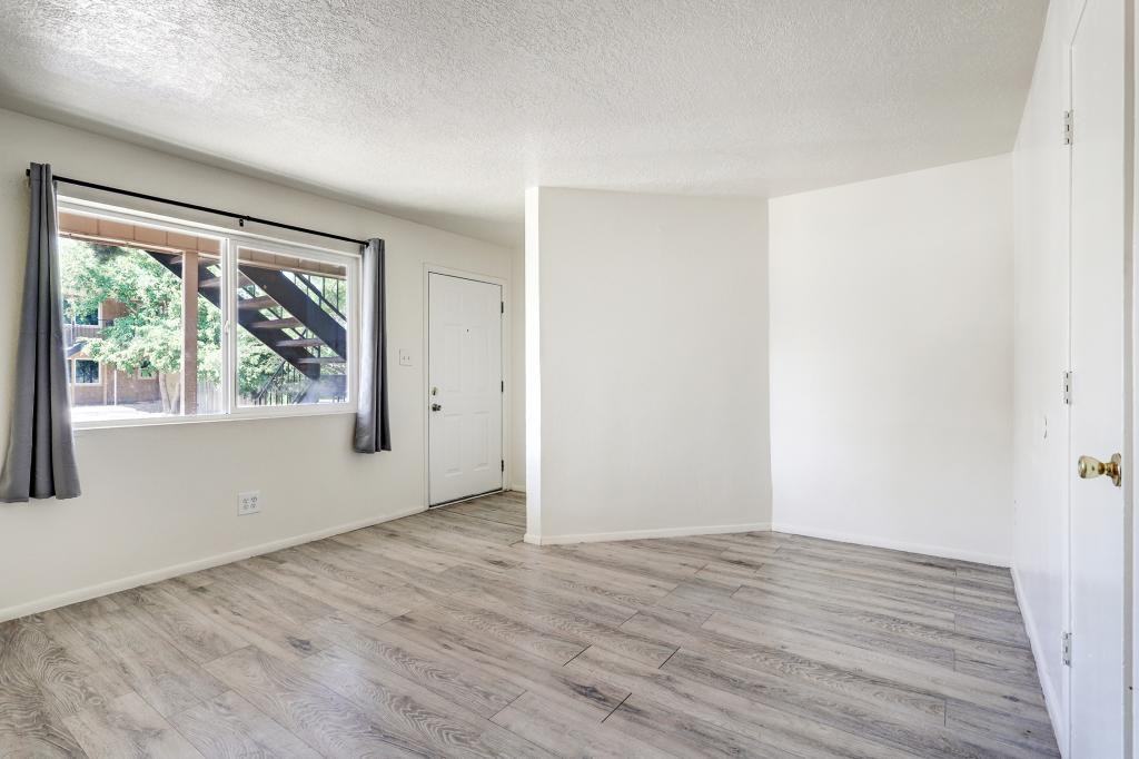13515 Copper Ave Ne Apt 1 - Photo 4 of 13