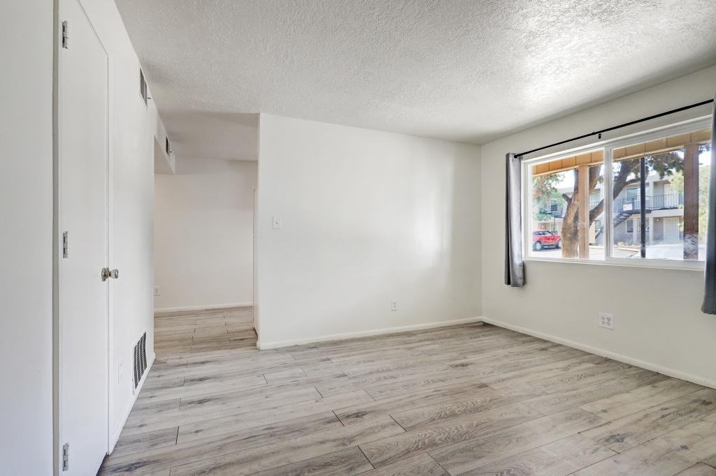 13515 Copper Ave Ne Apt 1 - Photo 6 of 13