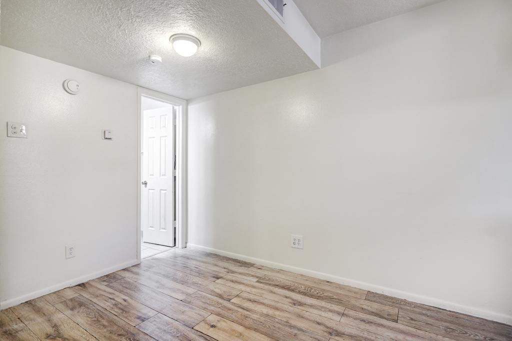 13515 Copper Ave Ne Apt 1 - Photo 7 of 13