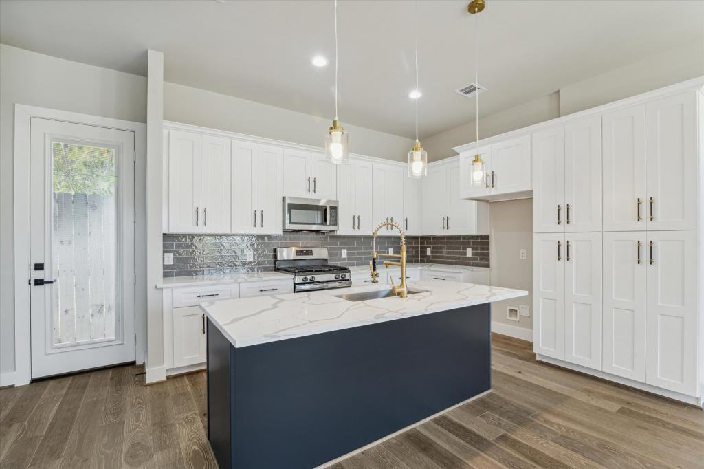 Mansfield Heights Ln - Photo 3 of 11