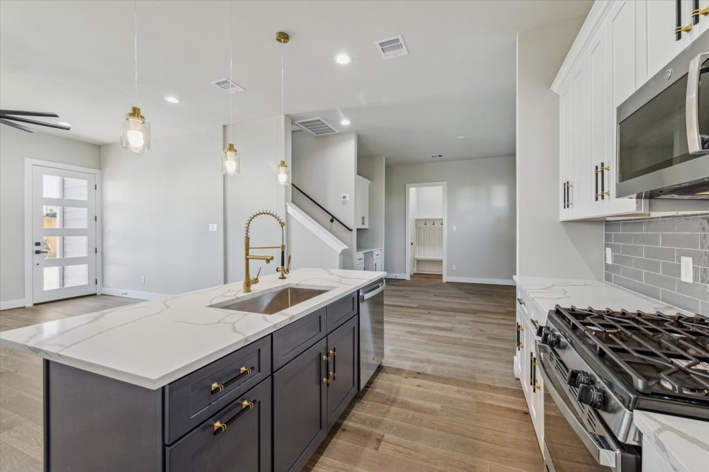 Mansfield Heights Ln - Photo 4 of 11