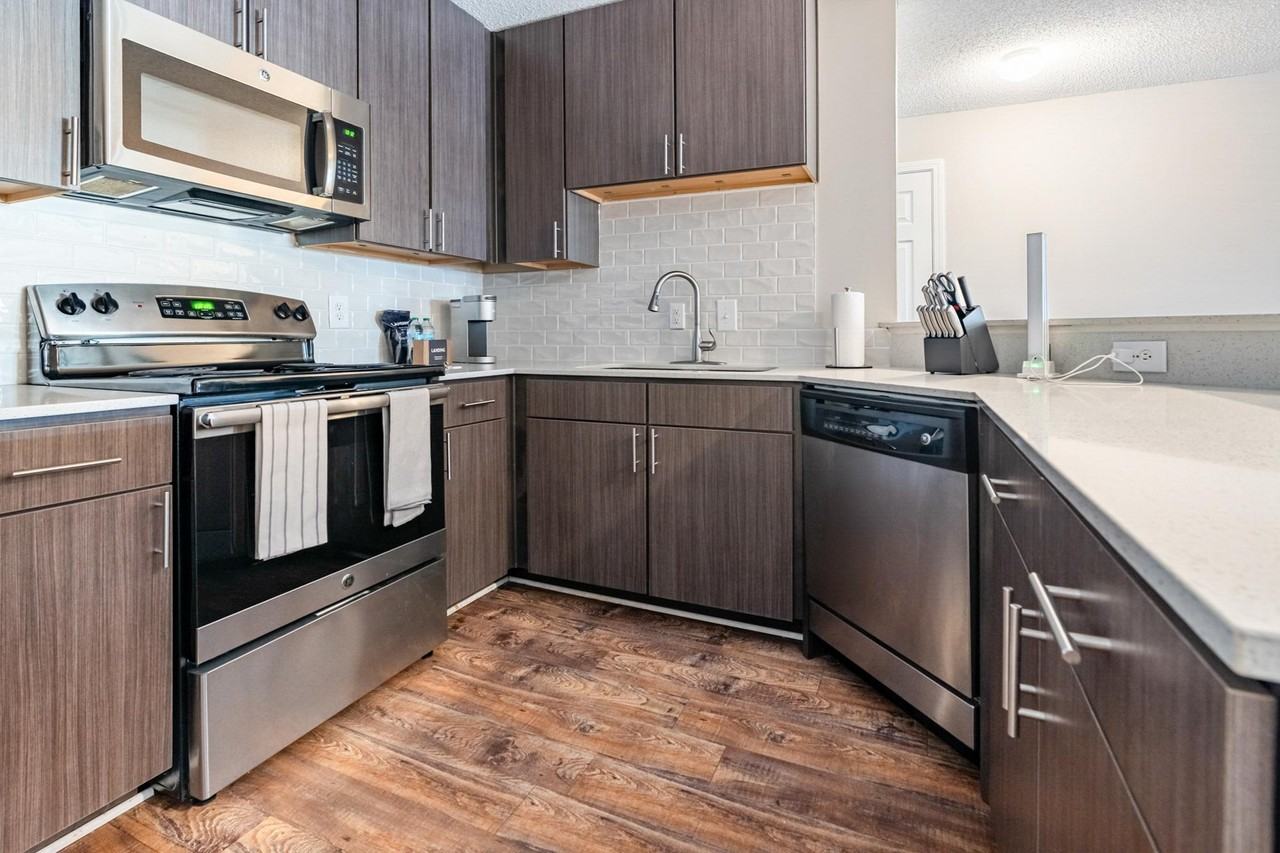 831 Cedar Lake Rd. - Photo 5 of 47