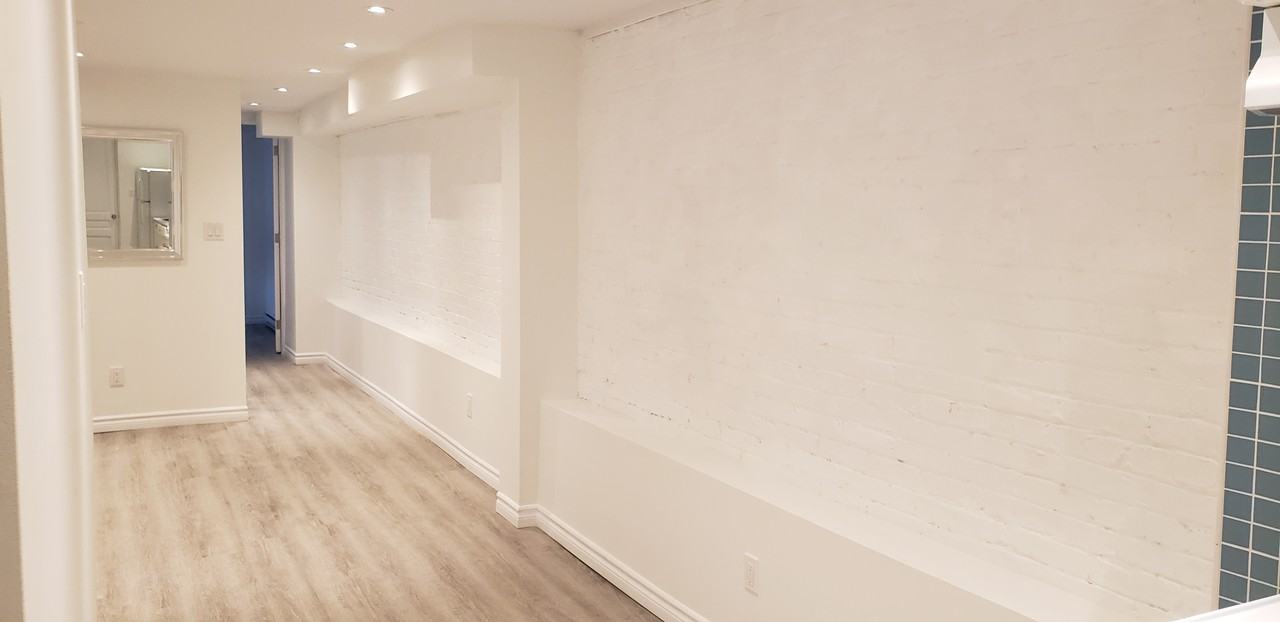 428 Westmount Avenue - Photo 4 of 9