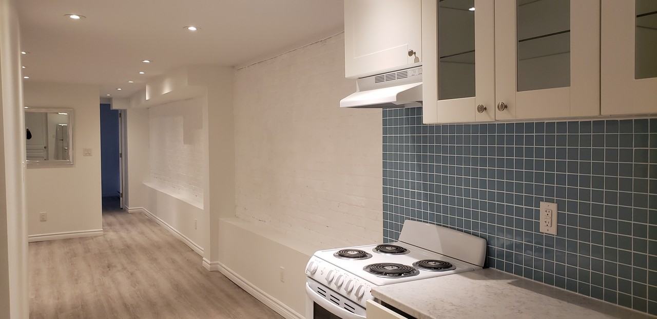 428 Westmount Avenue - Photo 2 of 9