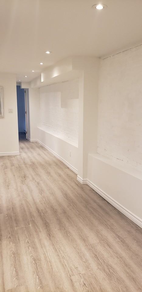 428 Westmount Avenue - Photo 5 of 9
