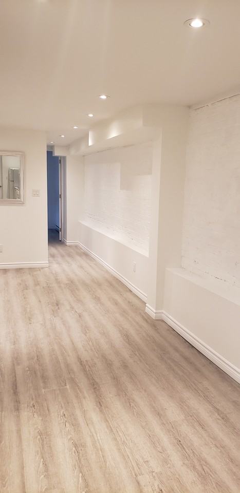 428 Westmount Avenue - Photo 3 of 9
