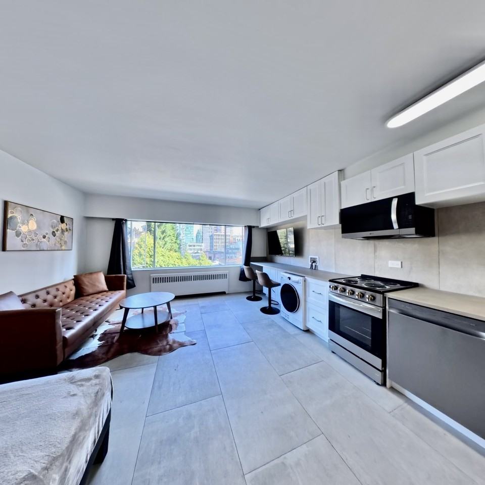 1540 Haro Street - Photo 2