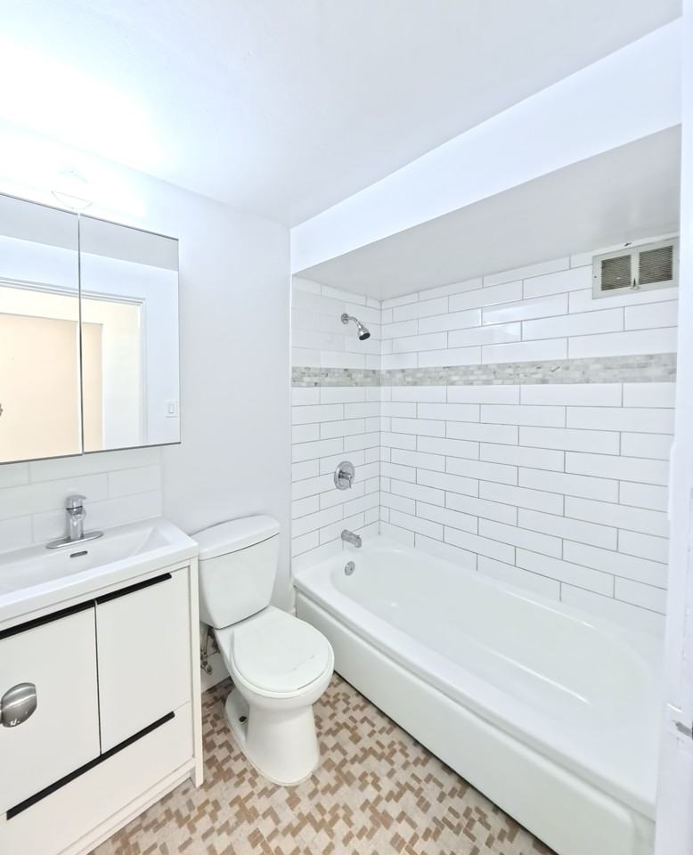 1540 Haro Street - Photo 8