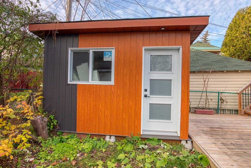 448 Holland Avenue - Photo 6 of 37