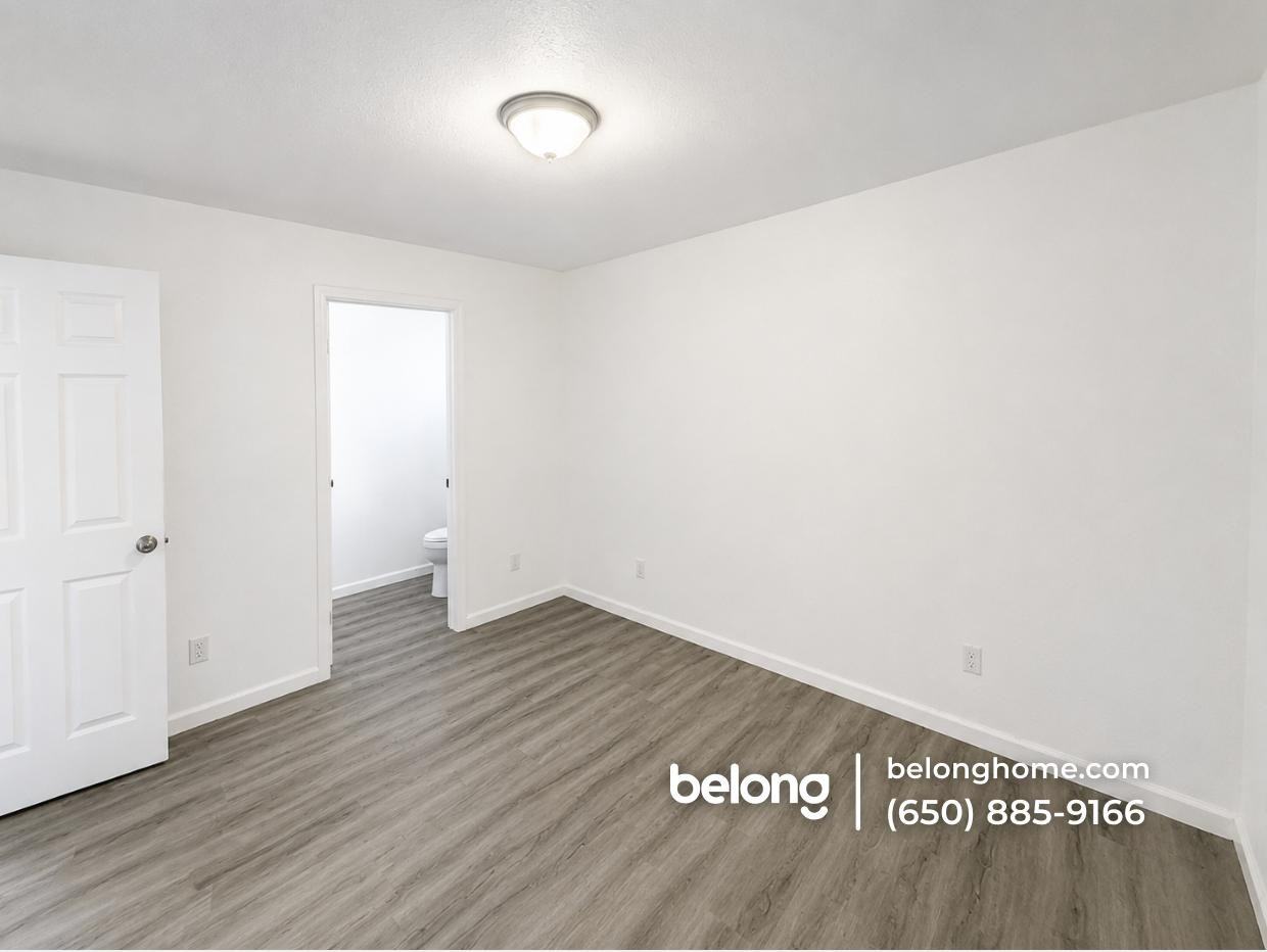 26792 Clarkford St - Photo 3 of 8