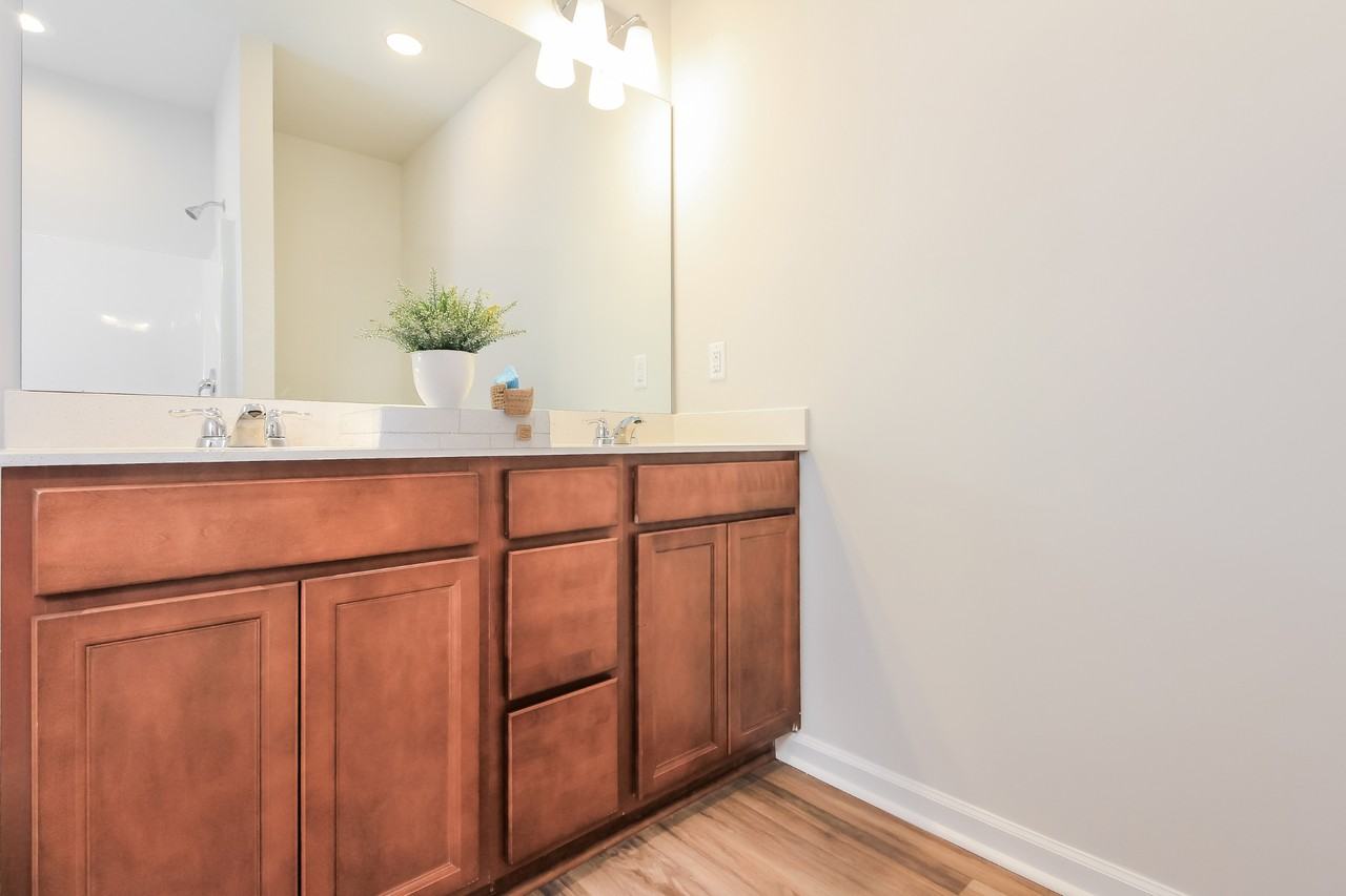 7271 Bellacroft Dr - Photo 5 of 33