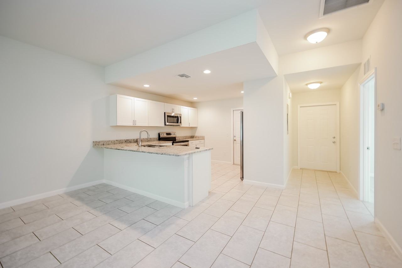7636 Carrier Rd - Photo 7 of 15