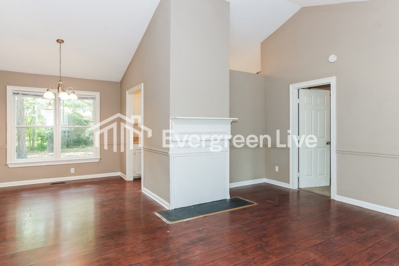 313 Netherland Dr - Photo 3 of 15