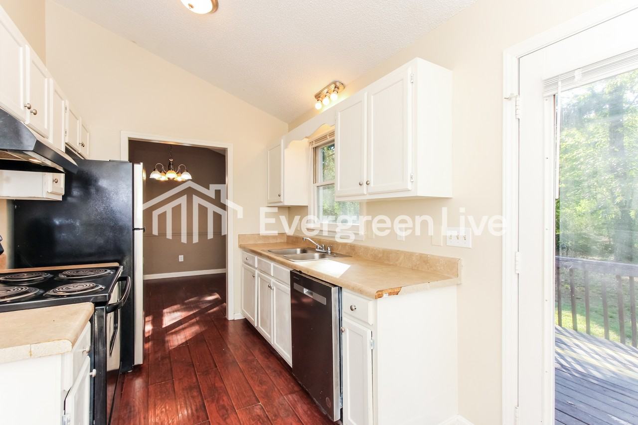313 Netherland Dr - Photo 6 of 15