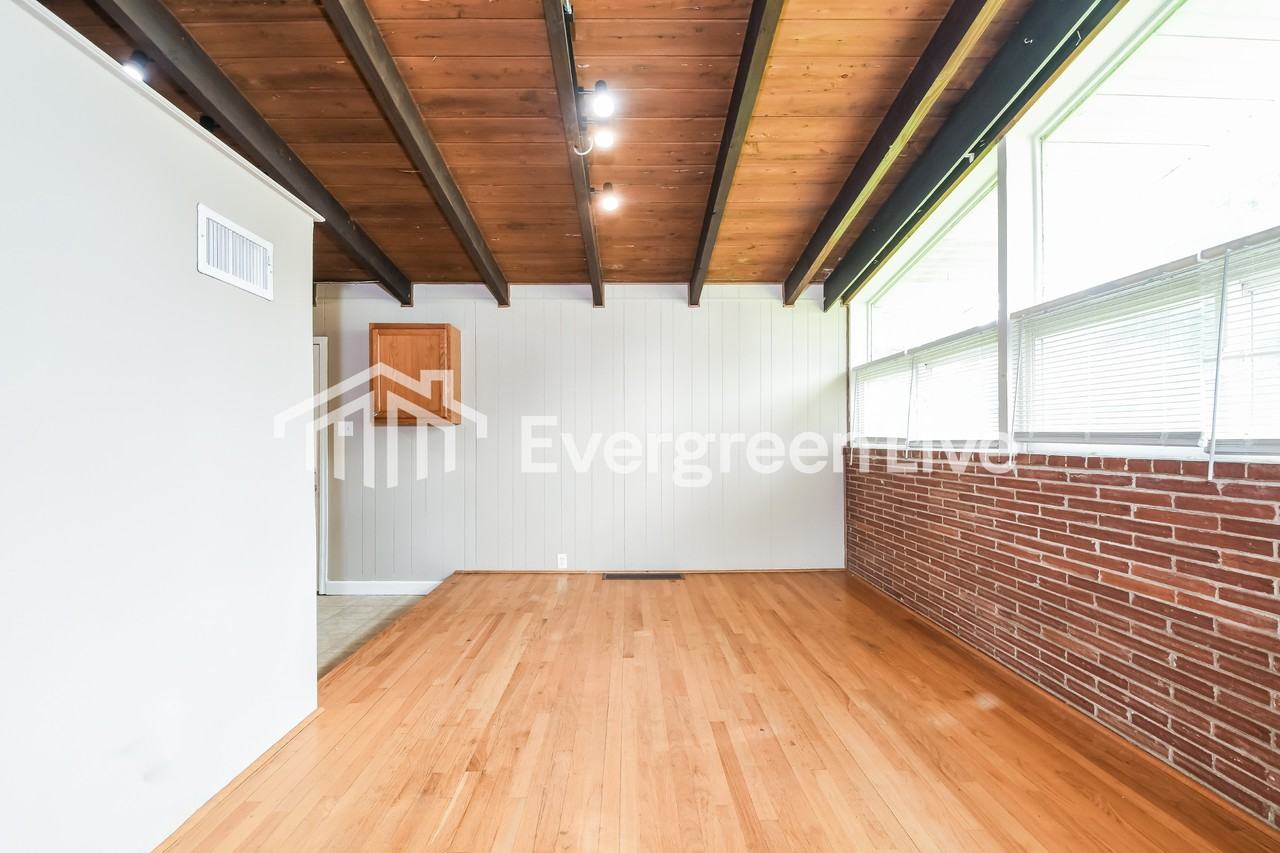 7823 Milan Ave - Photo 4 of 15