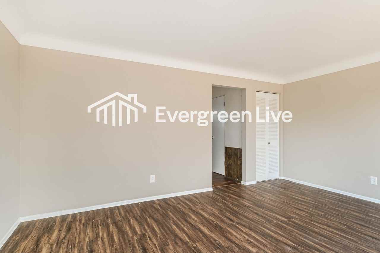 7009 Richwood Ln - Photo 3 of 15