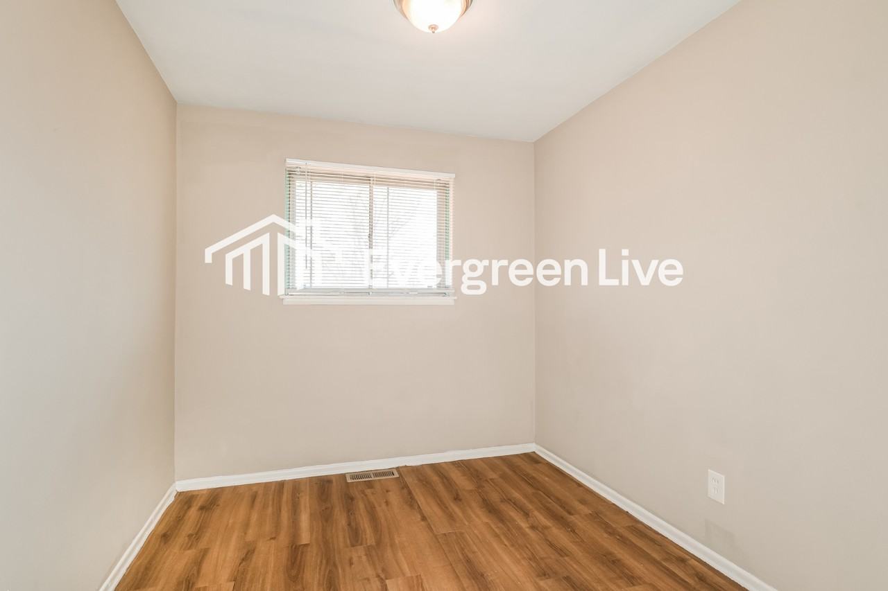 7009 Richwood Ln - Photo 7 of 15