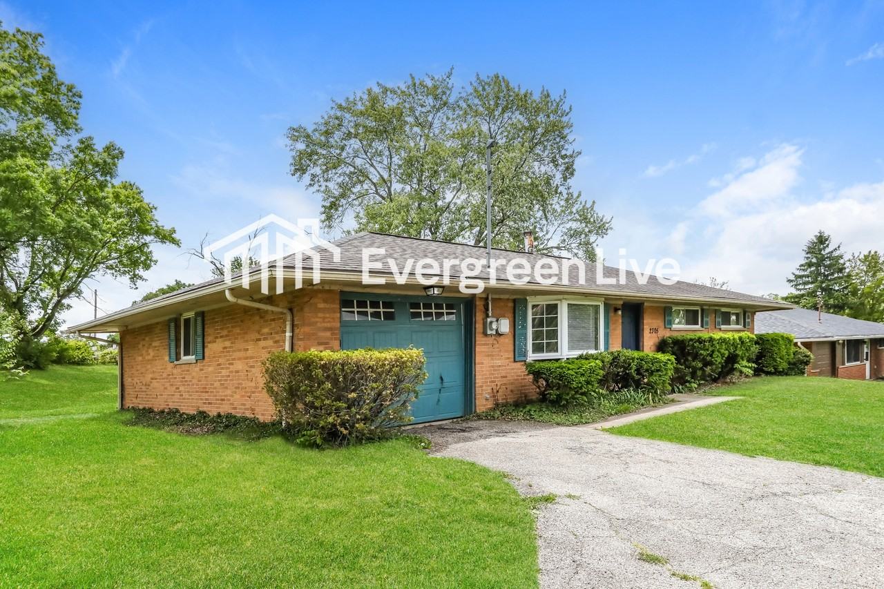 2305 Compton Rd - Photo 2 of 15