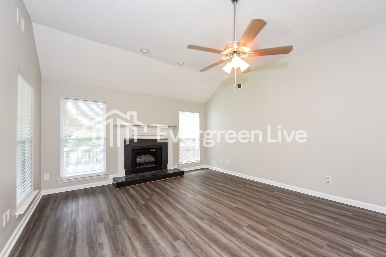 312 Red Barn Ct - Photo 3 of 15