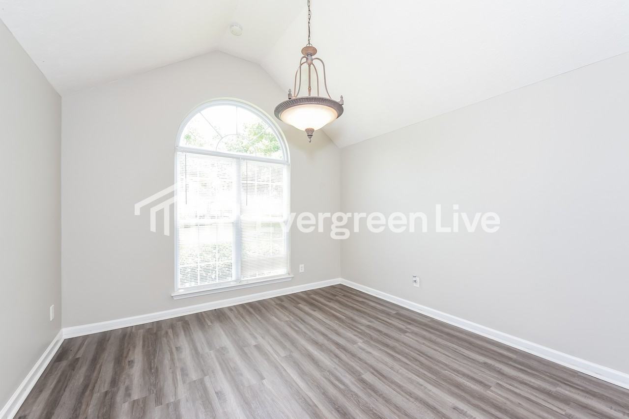 312 Red Barn Ct - Photo 4 of 15