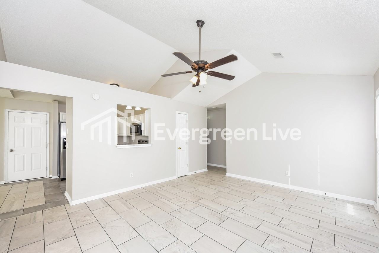 107 Sterling Hills Cir - Photo 3 of 15