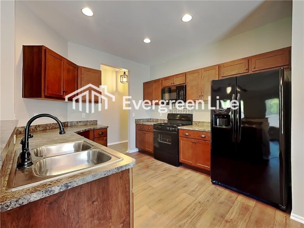 451 Ne 19th Pl - Photo 4 of 8