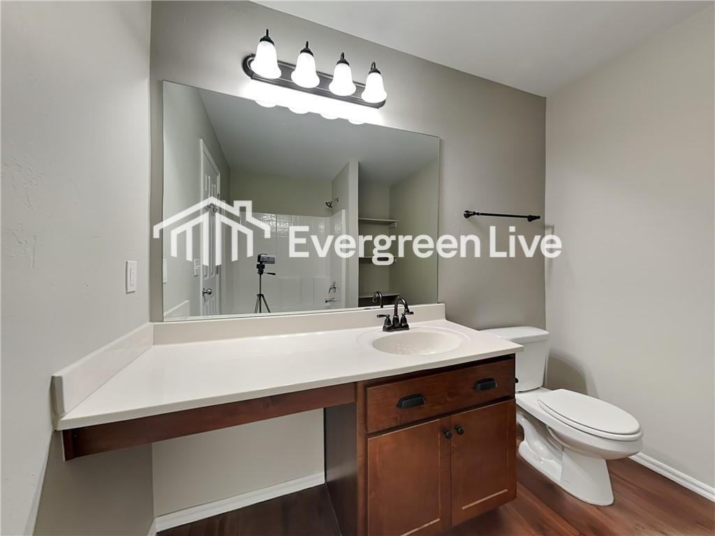 451 Ne 19th Pl - Photo 6 of 8