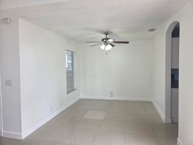 533 Northwest 47th Avenue - Photo 4 of 8