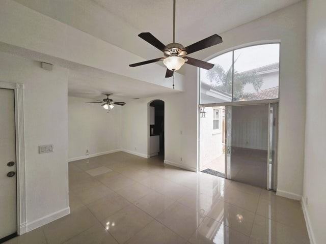 533 Northwest 47th Avenue - Photo 6 of 8