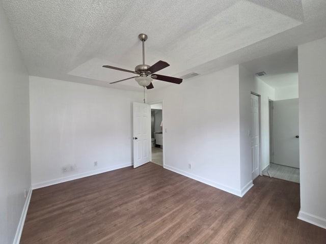 533 Northwest 47th Avenue - Photo 7 of 8