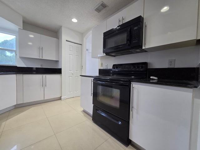 533 Northwest 47th Avenue