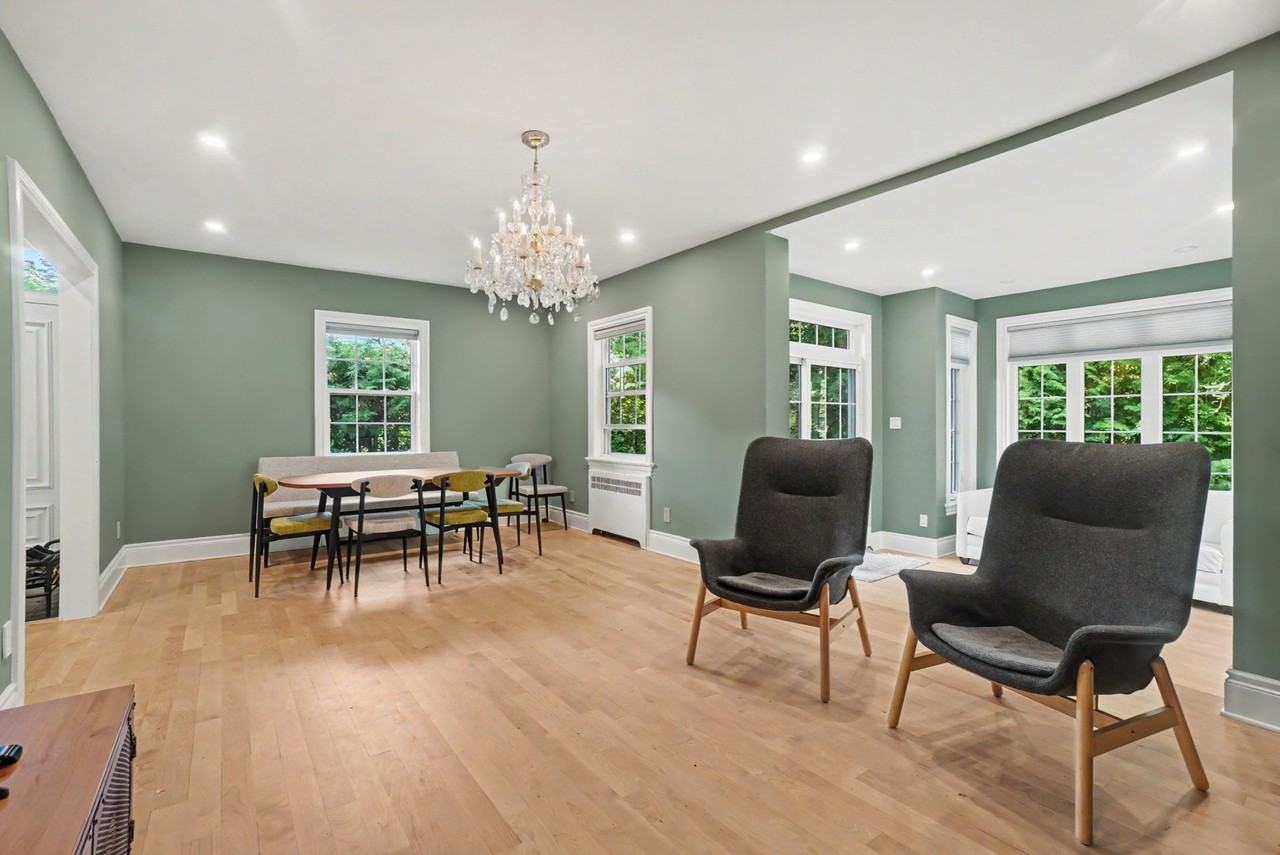 171 Minto Place - Photo 5 of 20