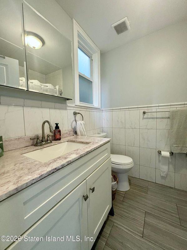 548 Broadway ##2 - Photo 6 of 13