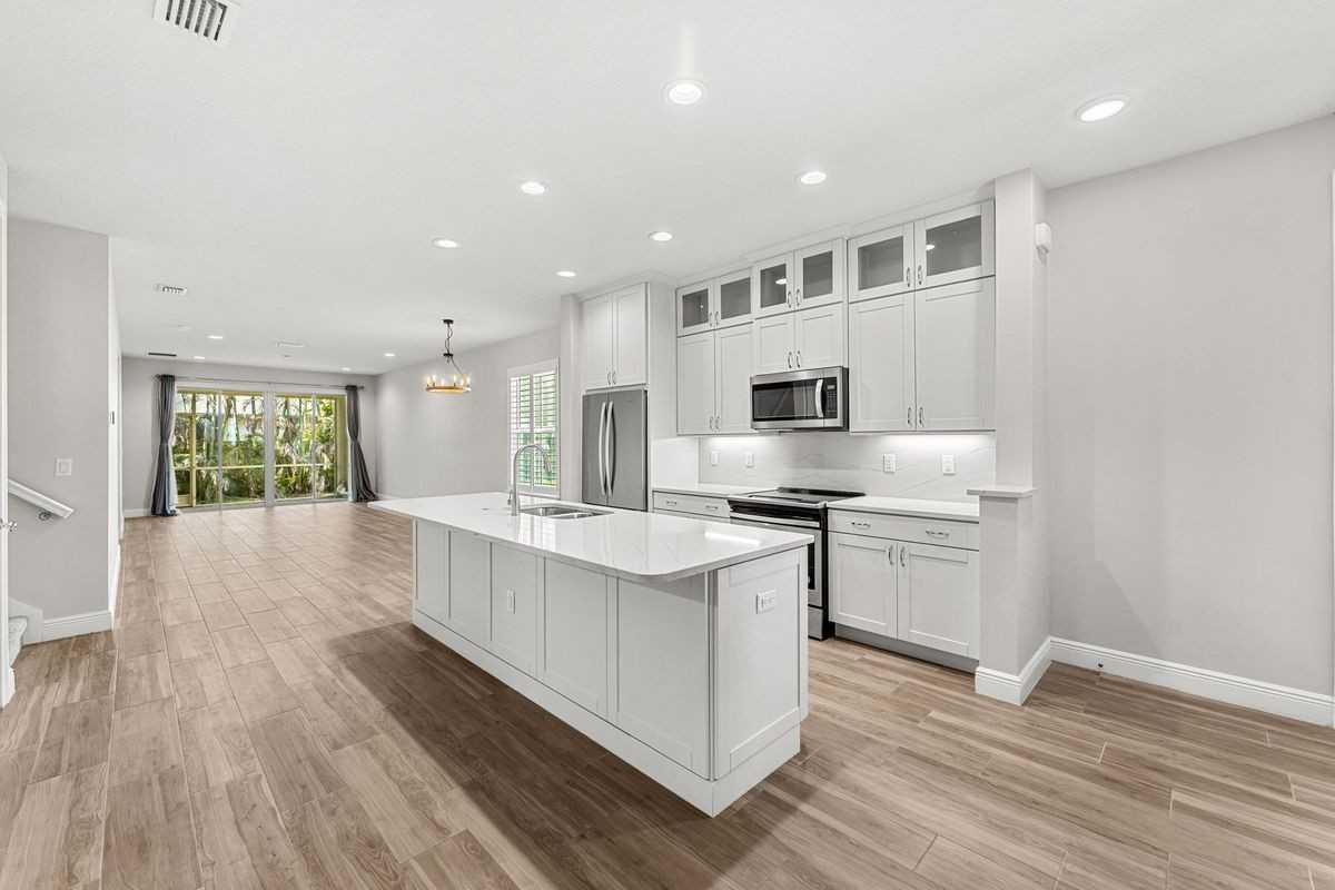 1011 Steven Patrick Ave - Photo 3 of 25