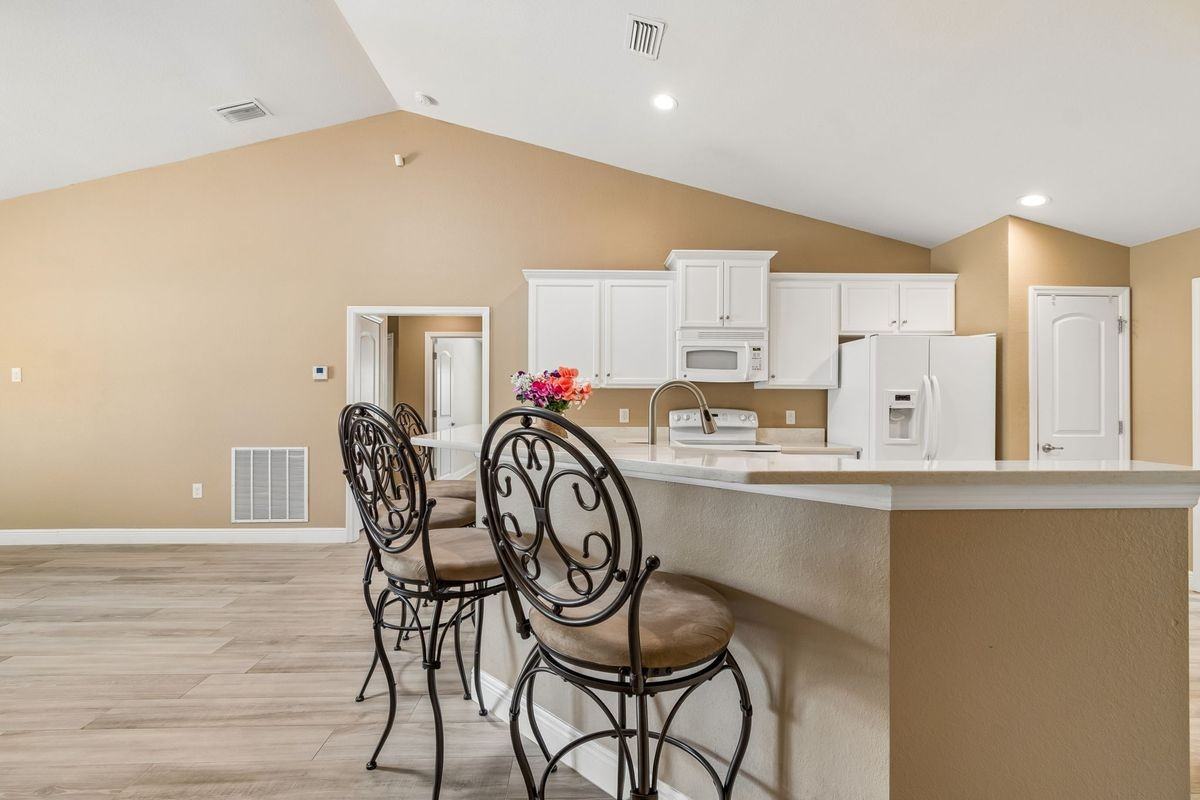 5986 Ganyard Ave - Photo 5 of 13