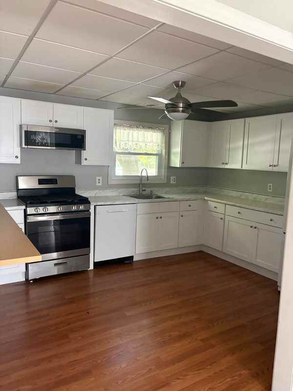212 W Main St ##1fl - Photo 2 of 14