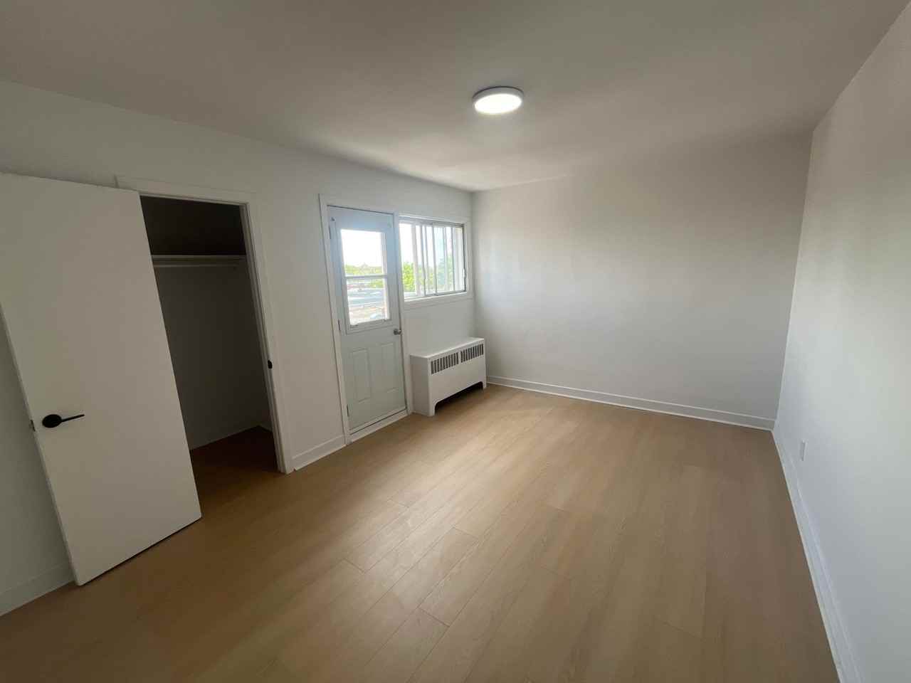 4304 Av Pierre-De Coubertin — photo 3