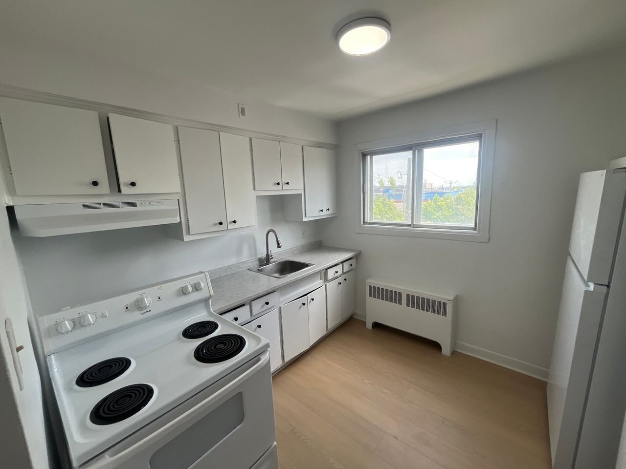 4304 Av Pierre-De Coubertin — photo 1