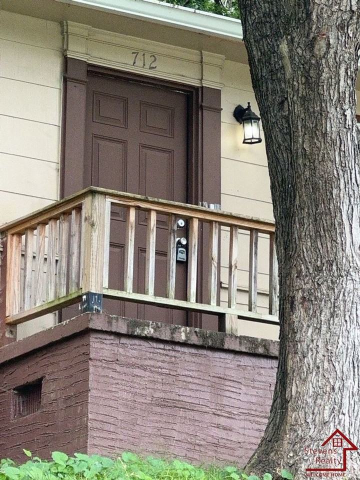 712 Bronson St - Photo 7 of 20