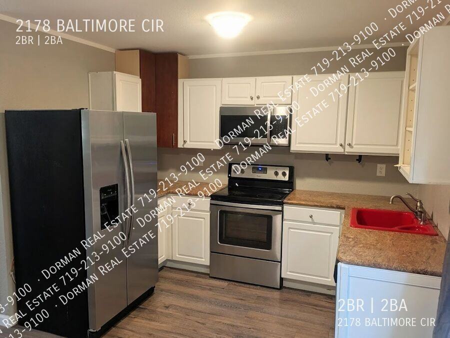 2178 Baltimore Cir - Photo 3 of 7
