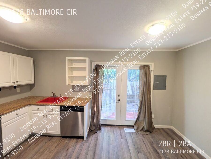 2178 Baltimore Cir - Photo 6 of 7