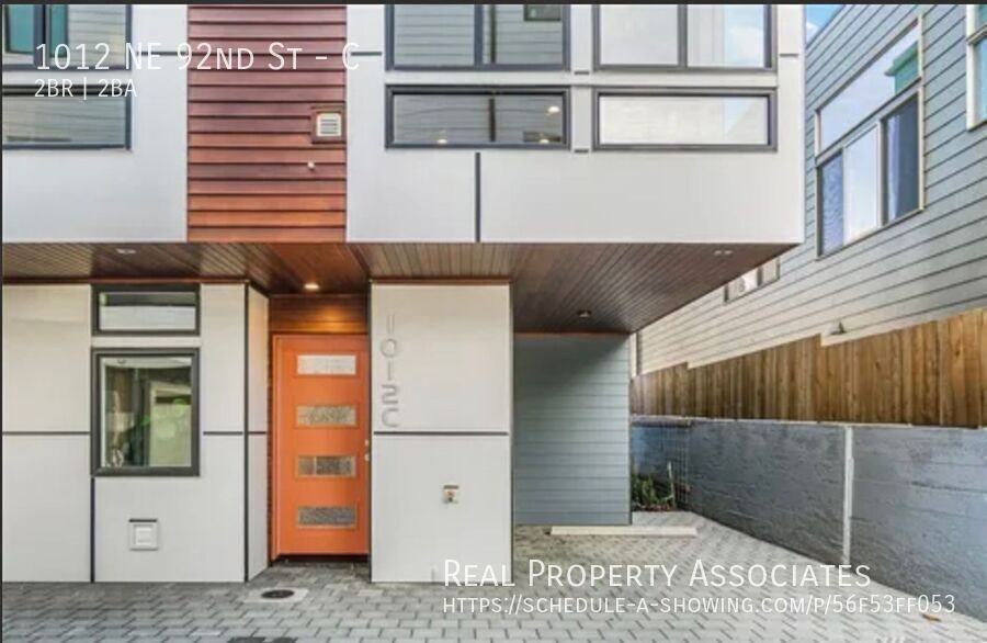 1012 Ne 92nd St #C - Photo 3 of 22
